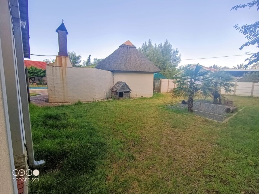 4 Bedroom Property for Sale in Langenhovenpark Free State